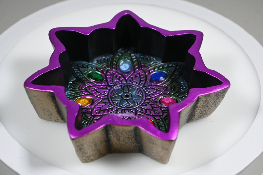 Beautiful Star Ashtray with Stones - Stoners Mall - Online Head shop - Gift shop